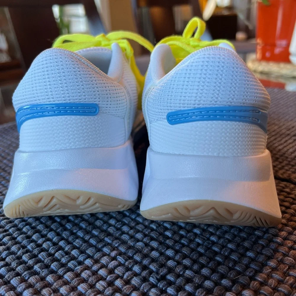 Men’s 6/Women’s 7.5 𝗡𝗜𝗞𝗘 🎾 𝗭𝗼𝗼𝗺 𝗖𝗵𝗮𝗹𝗹𝗲𝗻𝗴𝗲 𝗚𝗣 𝗧𝗲𝗻𝗻𝗶𝘀 𝗦𝗵𝗼𝗲𝘀 - Picture 8 of 14